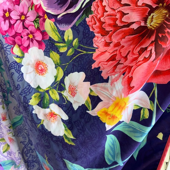 JOHNNY WAS reversible floral beach blanket towel - Picture 8 of 8